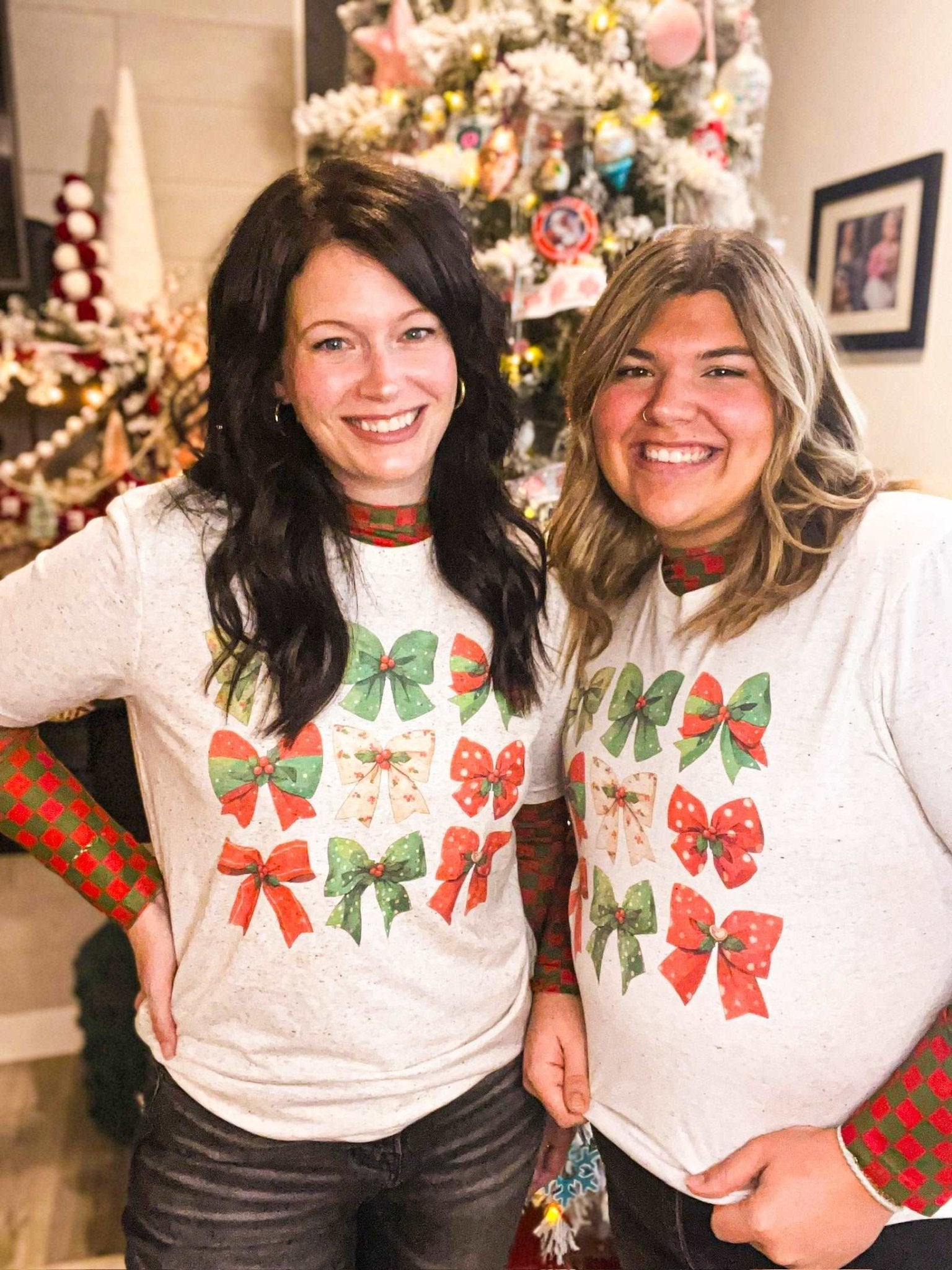 Christmas Jolly Bows Tee - Roaming Gypsy Boutique